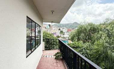 Casa en VENTA en el Centro Histórico con Jardín