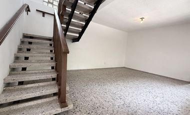 Casa en VENTA en el Centro Histórico con Jardín