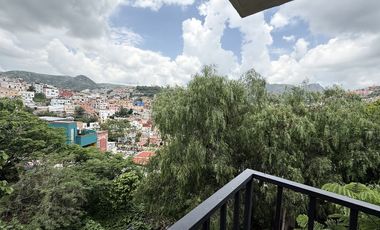 Casa en VENTA en el Centro Histórico con Jardín