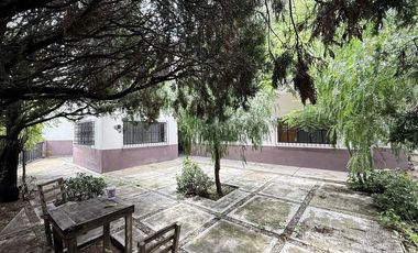 Casa en VENTA en el Centro Histórico con Jardín