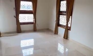 Sewa Rumah siap huni ada pool Cipete dkt MRT H.Nawi Jaksel