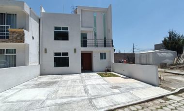 Preventa de casa con cuatro recamaras,  terraza y jardín en Tlaxcala