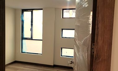 Por estrenar casa amplia de 3 plantas en Martínez - Ambato