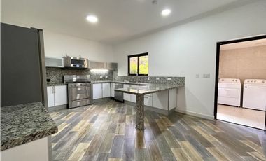 Venta de casa en Clayton, Ph Embassy club