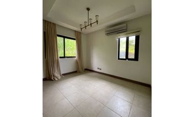 Venta de casa en Clayton, Ph Embassy club