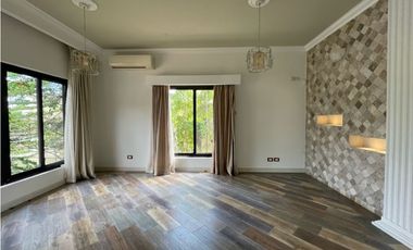 Venta de casa en Clayton, Ph Embassy club