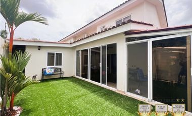 Alquiler de Casa Modelos Marsella Remodelada 4 hab  Reserva Versalles