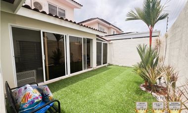 Alquiler de Casa Modelos Marsella Remodelada 4 hab  Reserva Versalles