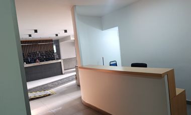 Ofc 3 privados, recepción y estacionamiento, Metro C. Colón