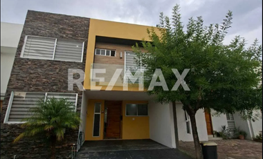 CASA AMUEBLADA EN RENTA, COTO SONEE