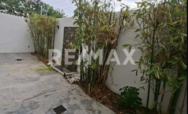 CASA AMUEBLADA EN RENTA, COTO SONEE