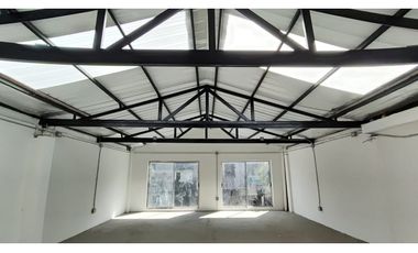 Vendo local/Bodega en Envigado sector Guanteros, 2 pisos mas 2 sótanos