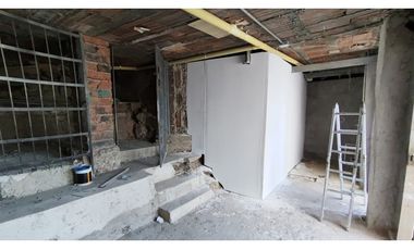 Vendo local/Bodega en Envigado sector Guanteros, 2 pisos mas 2 sótanos