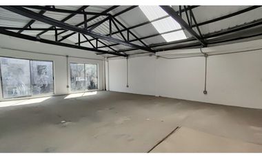 Vendo local/Bodega en Envigado sector Guanteros, 2 pisos mas 2 sótanos