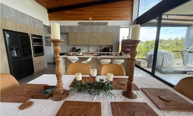 Casa moderna en unidad cerrada en El Retiro [cm]