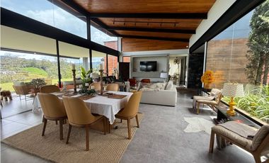 Casa moderna en unidad cerrada en El Retiro [cm]