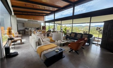 Casa moderna en unidad cerrada en El Retiro [cm]