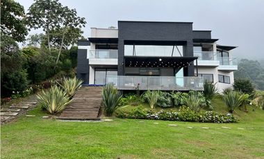 CASA FINCA EN LA ESTRELLA