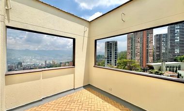 Apartamento Duplex en venta en Altos Del Poblado
