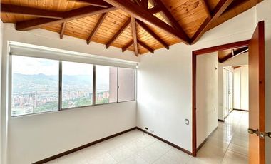 Apartamento Duplex en venta en Altos Del Poblado