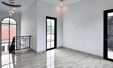 RUMAH MODERN CLASSIC JAGAKARSA JAKARTA SELATAN