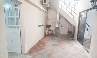Casa PH en venta en Bernal Oeste