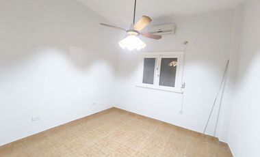 Casa PH en venta en Bernal Oeste