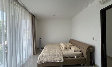 DISEWAKAN RUMAH 10X15 DI PANTAI INDAH KAPUK, PIK