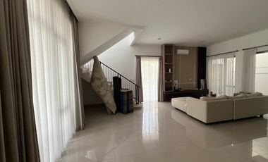 DISEWAKAN RUMAH 10X15 DI PANTAI INDAH KAPUK, PIK