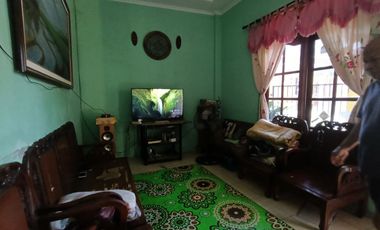 Rumah Murah 2 Lantai Dekat Solo Square Mall (At)