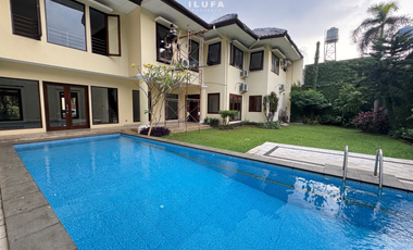 Disewakan townhouse lingkungan asri area pejaten kemang