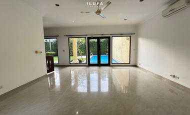 Disewakan townhouse lingkungan asri area pejaten kemang