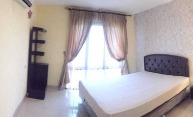 DISEWAKAN RUMAH MEWAH MEZZANINE 3,5  LANTAI + ROOFTOP Kawasan Kemang