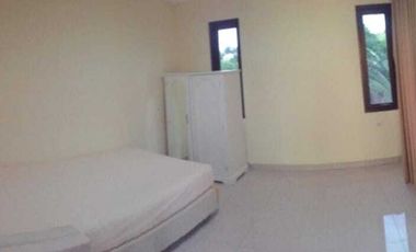 DISEWAKAN RUMAH MEWAH MEZZANINE 3,5  LANTAI + ROOFTOP Kawasan Kemang