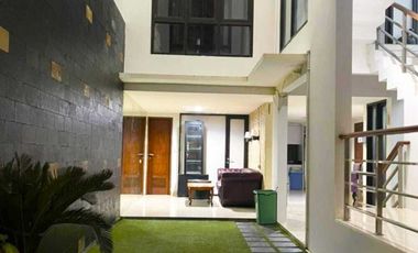 DISEWAKAN RUMAH MEWAH MEZZANINE 3,5  LANTAI + ROOFTOP Kawasan Kemang