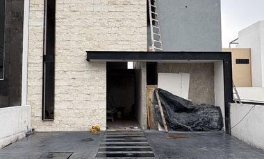 CASA ESTILO LOFT EN VENTA CON RECAMARA EN PLANTA BAJA, JURIQUILLA