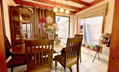 Casa en Venta en ACOGEDORA, BUEN ESTADO, BUEN BARRIO, Hermosas Vistas, Juegos, Parques, Las Vizcachas, Puente Alto