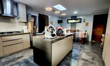 VENTA CASA 5 DORM MAS SERVICIO CHAMISERO