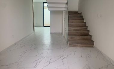 CASA EN VENTA NUEVA PALMA REAL  CERR. BISONTE