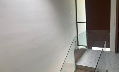 CASA EN VENTA NUEVA PALMA REAL  CERR. BISONTE