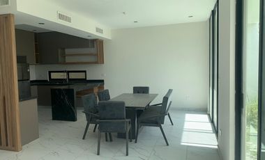 CASA EN VENTA NUEVA PALMA REAL  CERR. BISONTE
