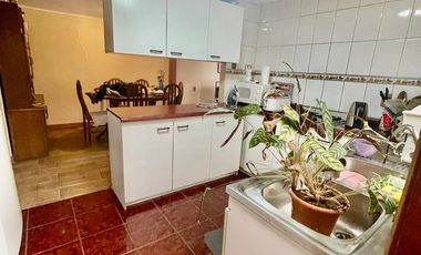 CASA AMPLIA Y LUMINOSA CON EXCELENTE UBICACIÓN