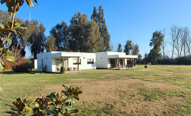 VENTA CASA EN PARCELA, CERNANO A CENTRO DE TALAGANTE