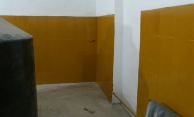 Bodega en Venta  o renta Frente a la nave mayor de dulces de la Merced, casi abajo del reloj, rodeada de varias bodegas más de dulces.