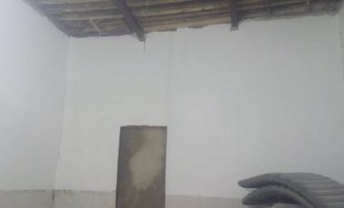 Bodega en Venta  o renta Frente a la nave mayor de dulces de la Merced, casi abajo del reloj, rodeada de varias bodegas más de dulces.