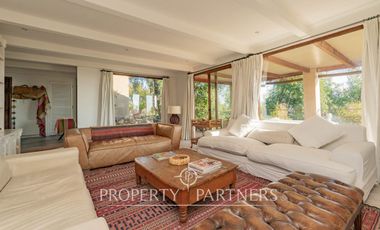 Impresionante casa en condominio de Sta Rita Las Majadas Pirque