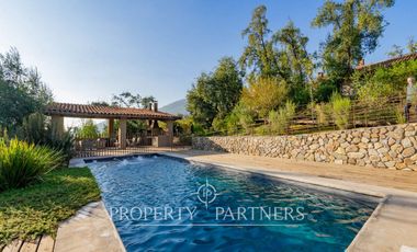 Impresionante casa en condominio de Sta Rita Las Majadas Pirque