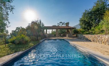 Impresionante casa en condominio de Sta Rita Las Majadas Pirque