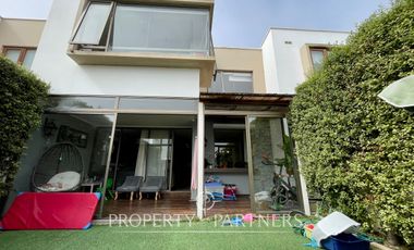 Se arrienda bellísima casa en exclusivo sector de Lomas de Montemar.