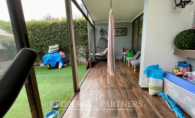 Se arrienda bellísima casa en exclusivo sector de Lomas de Montemar.